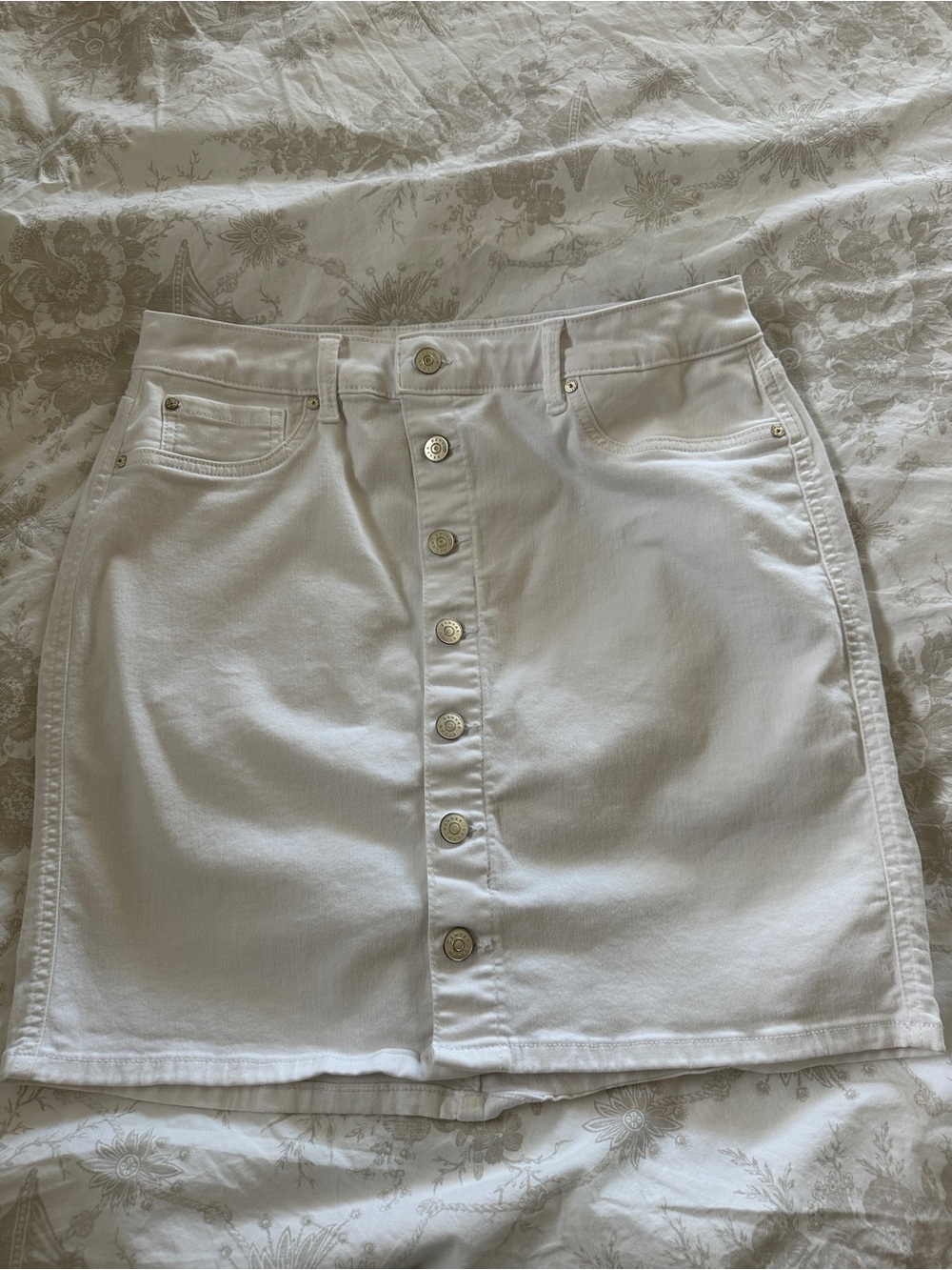 Denver Hayes White Button-Front Mini Skirt